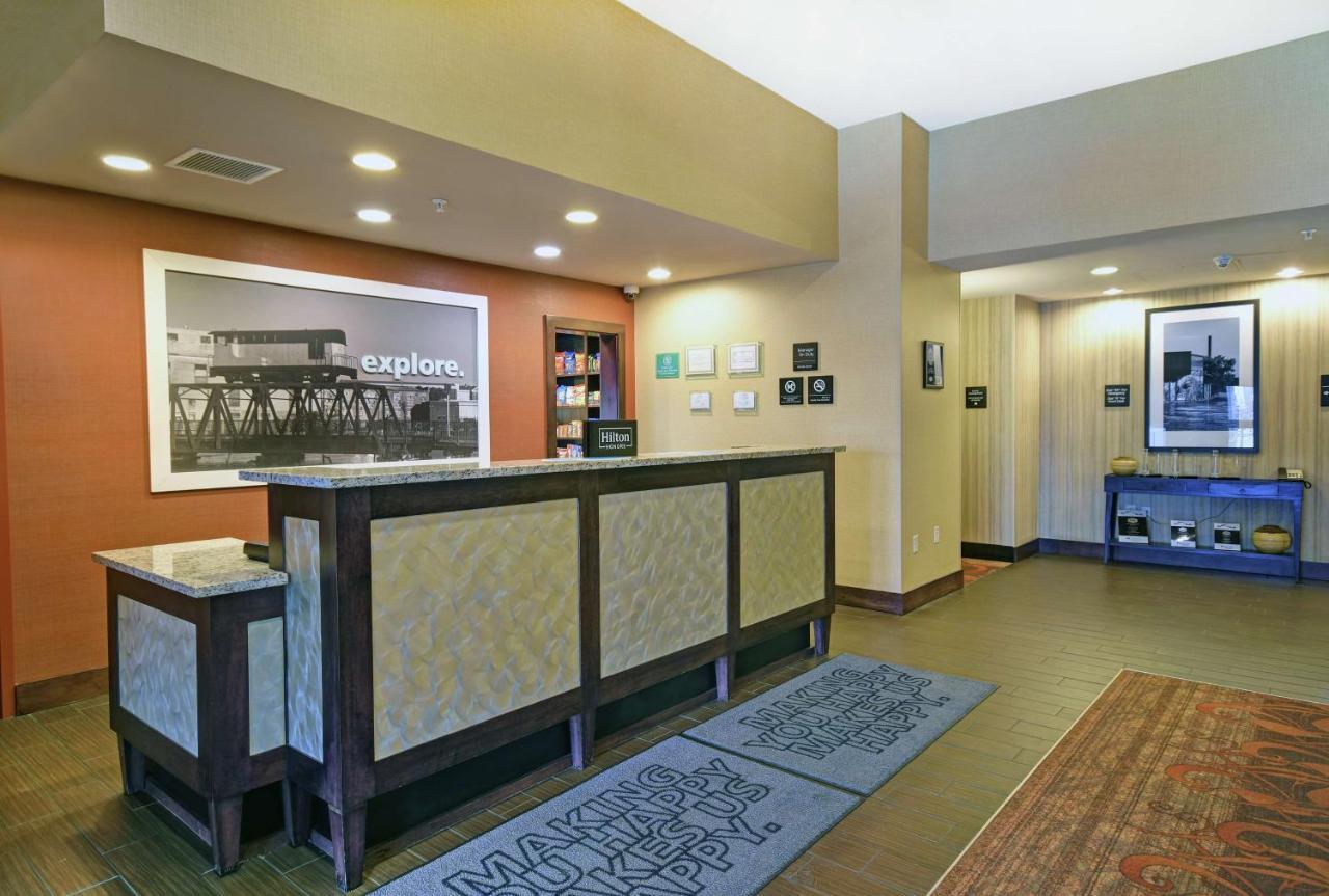 Hampton Inn Beloit Exteriör bild
