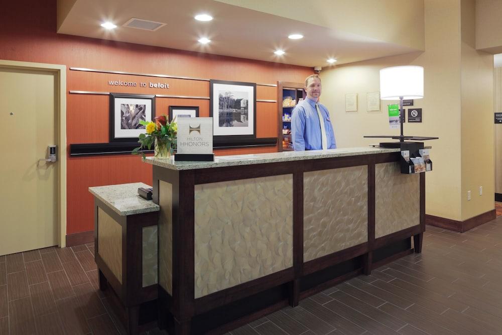Hampton Inn Beloit Exteriör bild